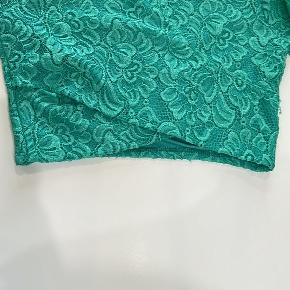 Maya USA Long sleeve floral lace crop top - Picture 4 of 5